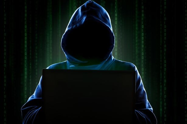 Lỗ hổng cho phép hacker truy cập trái phép vào máy và khó bị phát hiện. Ảnh: Mirror