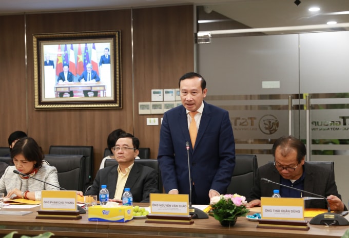 Trợ lý Bộ trưởng Bộ Ngoại giao, Vụ trưởng Vụ Tổng hợp Kinh tế Nguyễn Văn Thảo phát biểu tại buổi làm việc.