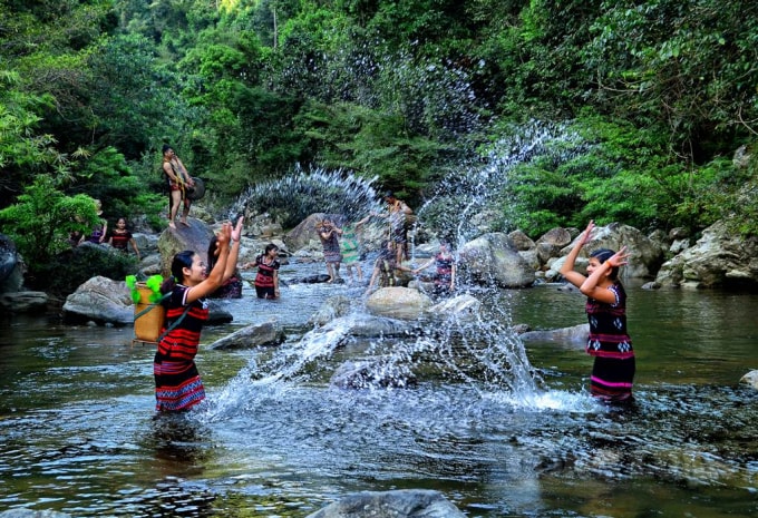 Nét đẹp của thiếu nữ vùng cao.