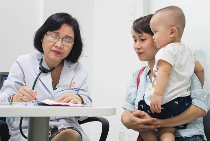 Trẻ cần được tiêm vắc xin phế cầu sớm từ 6 tuần tuổi để phòng ngừa các bệnh viêm phổi, viêm tai giữa, viêm màng não, nhiễm khuẩn huyết...