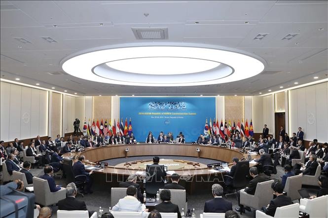 Quang cảnh phiên thứ nhất Hội nghị Cấp cao kỷ niệm 30 năm Quan hệ đối thoại ASEAN-Hàn Quốc. Ảnh: TTXVN.