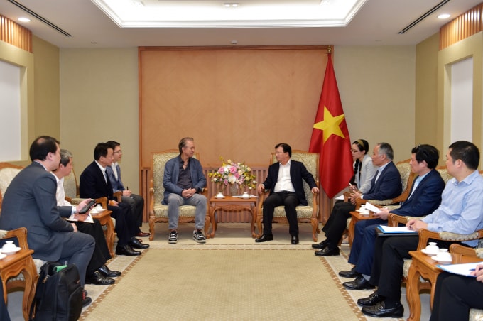 Phó Thủ tướng Trịnh Đình Dũng tiếp ông Đỗ Quang Hiển - Chủ tịch HĐQT kiêm TGĐ T&T Group và ông Robert Yap - Chủ tịch điều hành Tập đoàn YCH (Singapore).