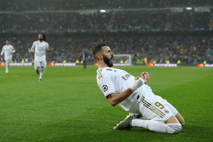 Benzema tỏa sáng với cú đúp vào lưới PSG. Ảnh: Getty