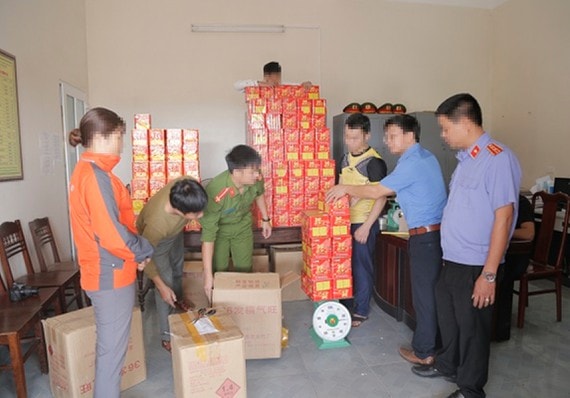 Cơ quan chức năng Hà Tĩnh thu giữ số lượng lớn pháo nổ. Ảnh: Công an Hà Tĩnh