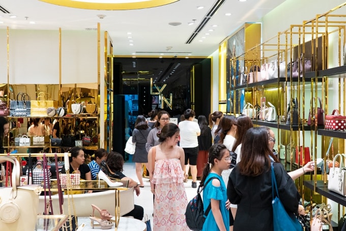 Black Friday là cơ hội tốt để sắm những món đồ phụ kiện hàng hiệu có giá tốt nhất.