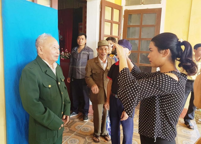 Sau khi nhận được phản ánh của hội viên, Hội CCB huyện Đức Thọ đã cho dừng hẳn việc chèo kéo chụp ảnh tri ân với giá cao.