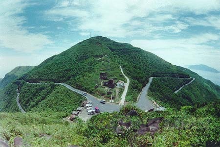 Hải Vân quan nằm trên đỉnh đèo Hải Vân là vị trí chiến lược xung yếu của Thuận Hóa - Phú Xuân - Huế về quân sự cũng như giao thông đường bộ.