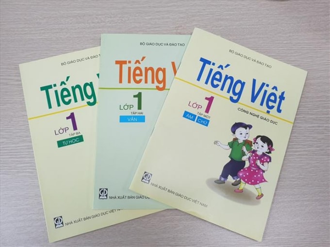 Bộ sách tiếng Việt lớp 1 của nhà xuất bản giáo dục Việt Nam. Ảnh minh họa