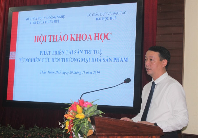 Ông Phan Thiên Định, Phó Chủ tịch UBND tỉnh phát biểu tại hội thảo.