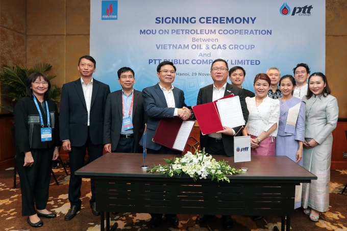 Ký kết biên bản ghi nhớ hợp tác dầu khí giữa PetroVietnam và PTT tại ASCOPE 2019