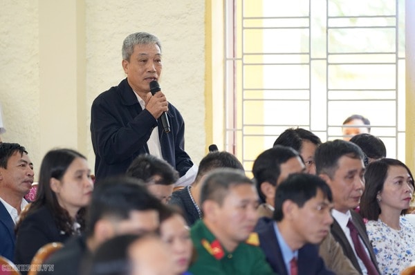 Cử tri Hải Phòng phát biểu ý kiến. Ảnh: VGP