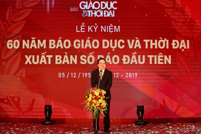 Bộ trưởng Bộ GD&ĐT Phùng Xuân Nhạ phát biểu tại Lễ Kỷ niệm. Ảnh: Báo Giáo dục &Thời đại.