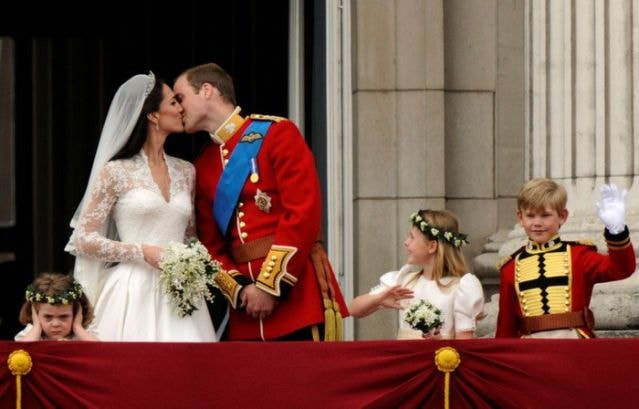 Đám cưới của Hoàng tử Anh William và vợ Catherine ngày 29/4/2011. Ảnh: Reuters
