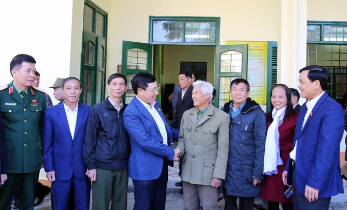 Phó Thủ tướng, Bộ trưởng Ngoại giao Phạm Bình Minh tiếp xúc cử tri sau Kỳ họp thứ 8, Quốc hội khóa XIV. Ảnh: VGP