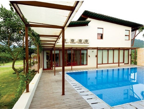 Bí thư Huyện ủy Sóc Sơn cho biết một phần diện tích hơn 100m2 vi phạm xây dựng của gia đình ca sỹ Mỹ Linh sẽ bị cưỡng chế nếu không tự tháo dỡ. Ảnh: internet