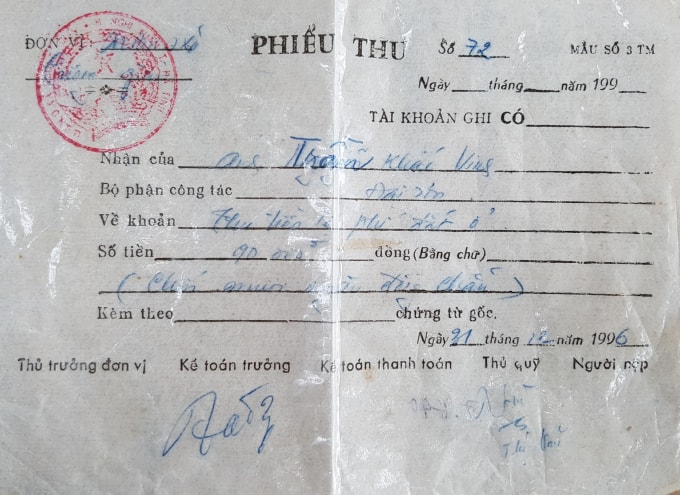 Sau hơn 20 năm đóng tiền lệ phí đất ở nhưng đến nay, gia đình ông Trần Khắc Vinh, thôn Trung Sơn, xã Cương Gián, huyện Nghi Xuân (Hà Tĩnh) vẫn mòn mỏi đợi chính quyền giao đất...