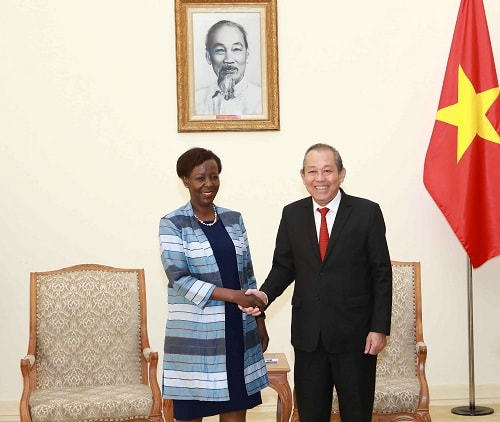 Phó Thủ tướng Trương Hòa Bình tiếp bà Louise Mushikiwabo, Tổng Thư ký Tổ chức quốc tế Pháp ngữ đang có chuyến thăm và làm việc tại Việt Nam. Ảnh: VGP