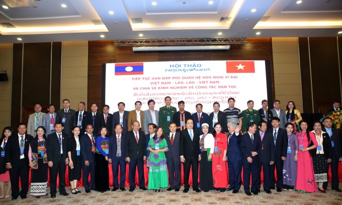 Các đại biểu chụp ảnh lưu niệm tại Hội thảo. Ảnh: VGP