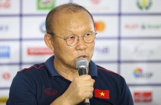 HLV Park Hang-seo cùng các học trò rất quyết tâm mang về tấm HCV SEA Games sau 60 năm chờ đợi. Ảnh: Sơn Văn