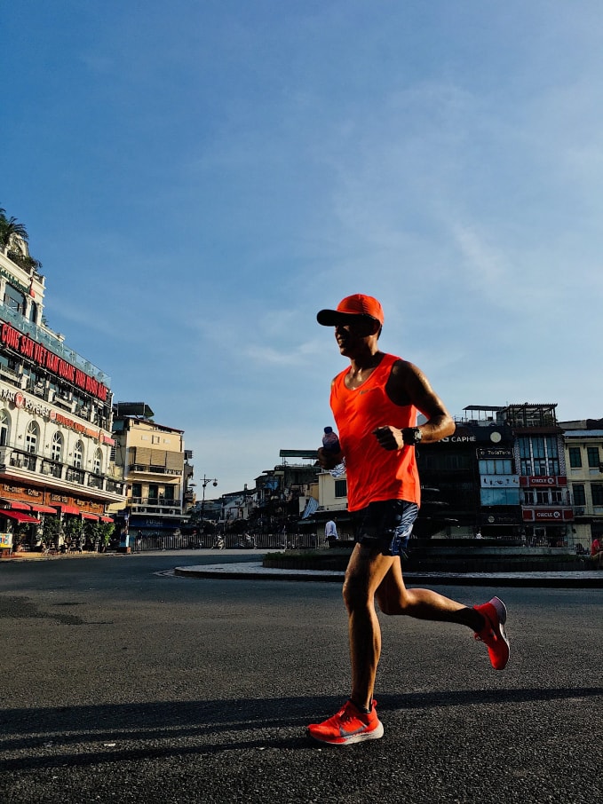 Giải Ba (Nguyễn Hà): Tinh thần thể thao mãnh liệt dưới trời nắng hè.