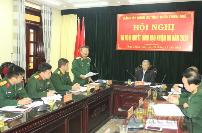 Thiếu tướng Nguyễn Sĩ Hội, Phó tư lệnh Quân khu 4 phát biểu chỉ đạo hội nghị.