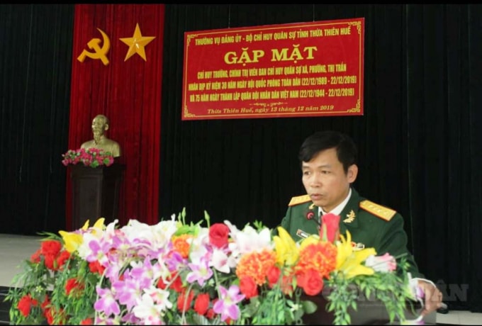 Đại tá Nguyễn Ngọc Lâm, Phó Chỉ huy trưởng, Tham mưu trưởng Bộ chỉ huy quân sự tỉnh ôn lại truyền thống.