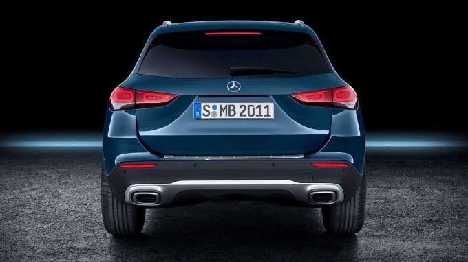 welovecar-mercedes-benz-gla-2020-blue-7