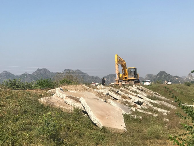Đê Hoàng Long có dấu hiệu xuống cấp nghiêm trọng.