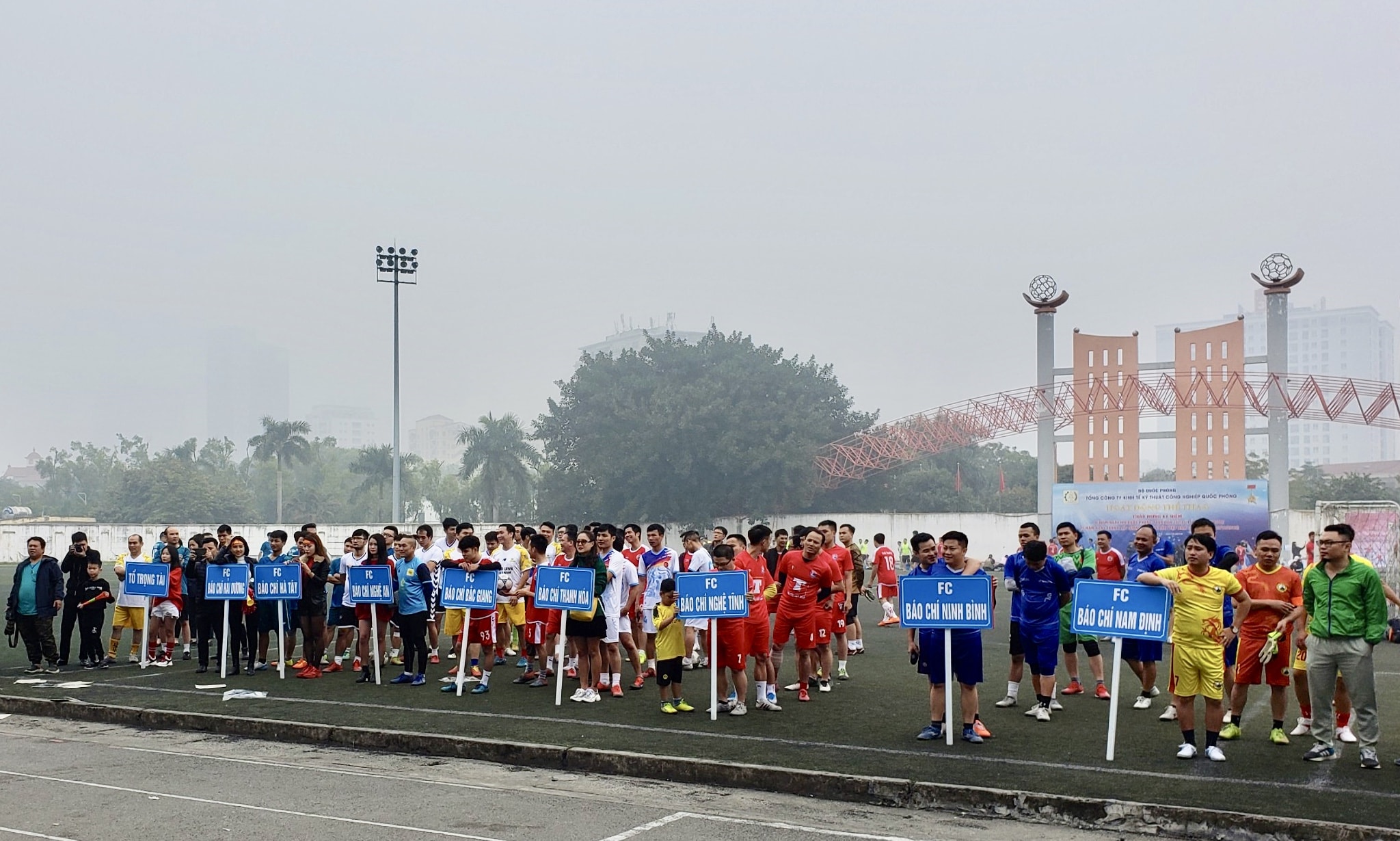Góp mặt tranh tài tại giải năm nay có 8 các CLB báo chí tham gia.