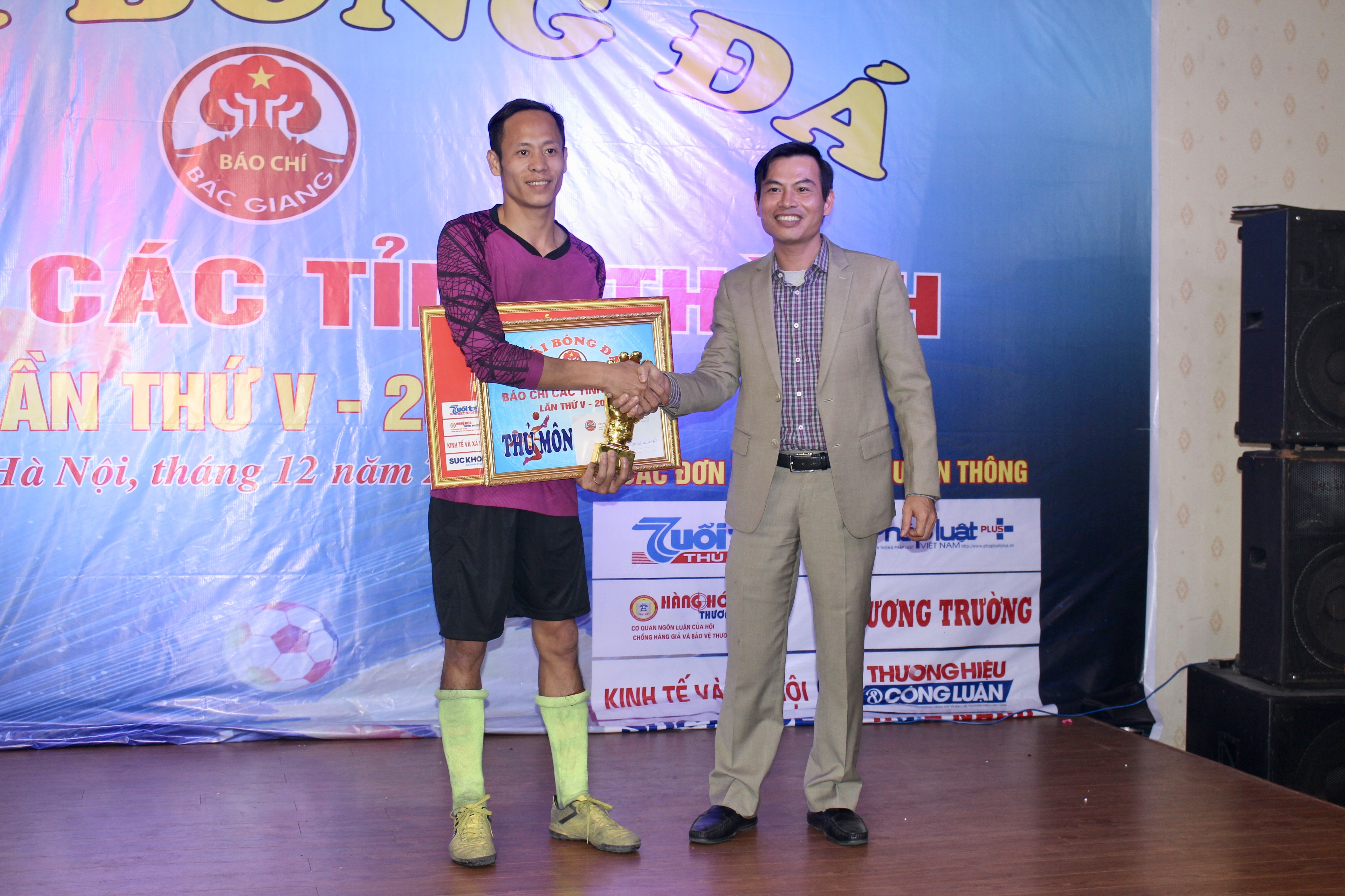 Thủ môn Ngô Gia Truyền đến từ FC Báo chí Hà Tây nhận danh hiệu thủ môn xuất sắc nhất trong giải đấu.