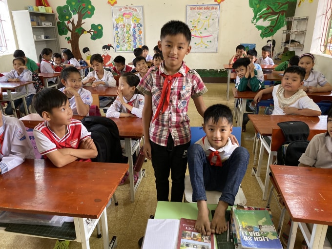 Hai anh em Tuấn Anh - Tiến Anh luôn song hành từ tấm bé. Ảnh: Thủy Tiên
