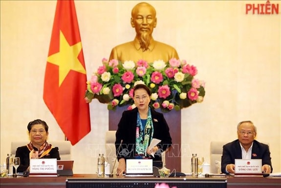 Chủ tịch Quốc hội Nguyễn Thị Kim Ngân phát biểu khai mạc phiên họp. Ảnh: TTXVN.