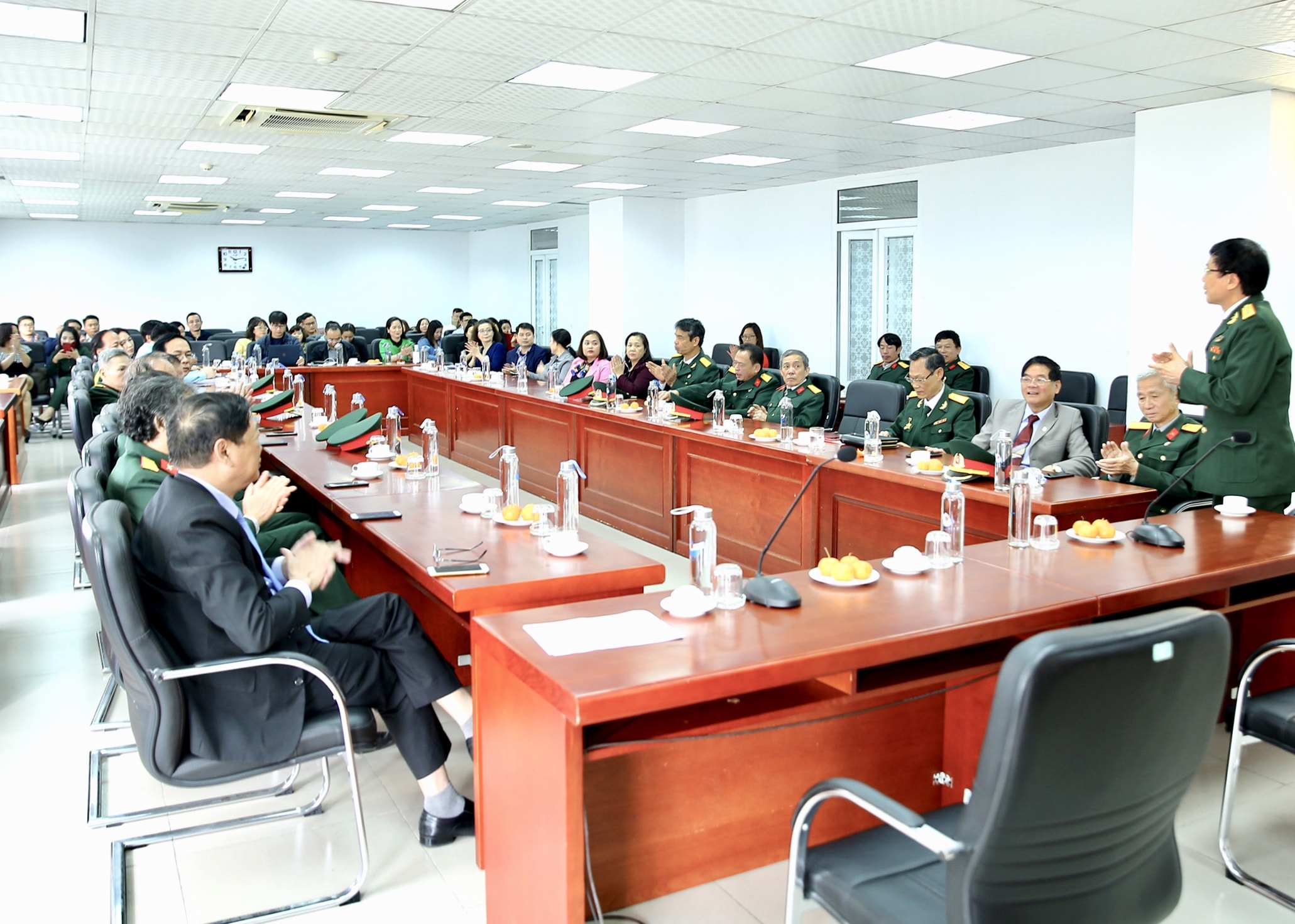 Tham gia buổi lễ còn có sự góp mặt đông đảo của các ban, đơn vị của cơ quan Trung ương Hội Nhà báo Việt Nam. Ảnh: Sơn Hải