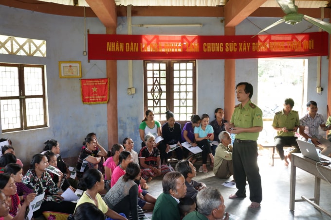 Tích cực thực hiện công tác truyền thông nâng cao nhận thức về quản lý và bảo vệ rừng.