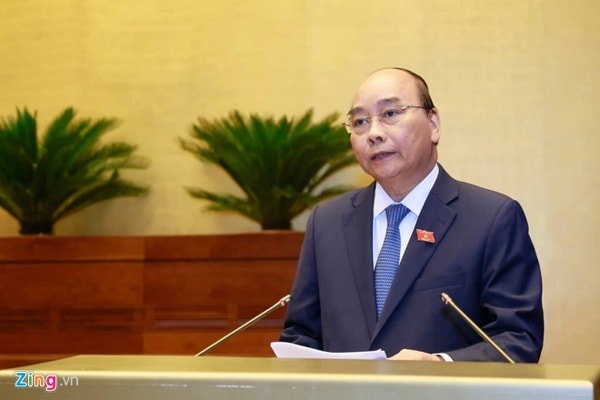 Thủ tướng Chính phủ Nguyễn Xuân Phúc trả lời chất vấn đại biểu Quốc hội tại Kỳ họp thứ 8 Quốc hội Khóa XIV. Ảnh: Zing