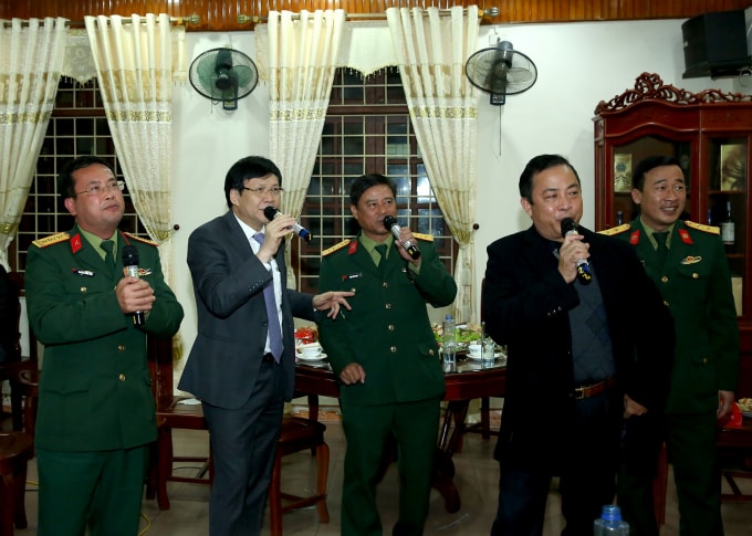 giao lưu văn nghệ