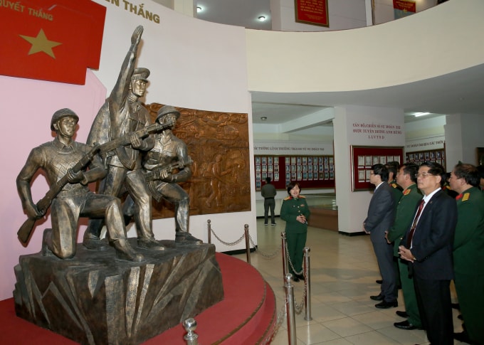 thăm bảo tàng