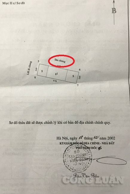 Trên Giấy chứng nhận quyền sở hữu nhà và quyền sử dụng đất ở của hộ dân thể hiện có phần sân chung.