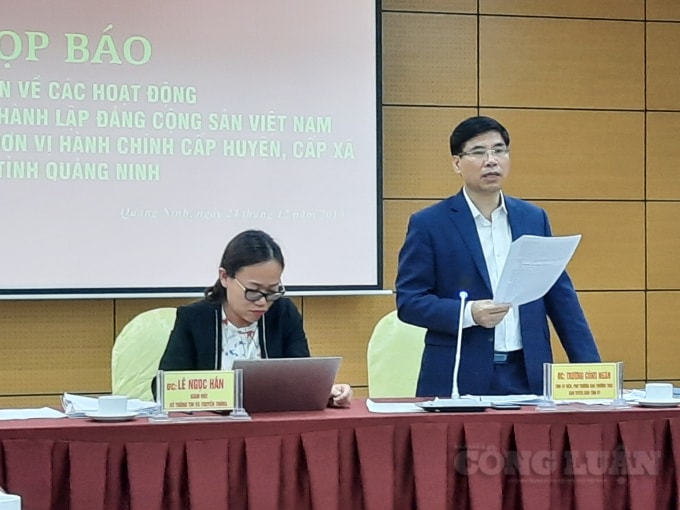 Đồng chí Trương Công Ngàn, Tỉnh ủy viên, Phó trưởng Ban Thường trực Ban Tuyên giáo tỉnh phát biểu chỉ đạo cuộc Họp báo. Ảnh Nguyễn Quân