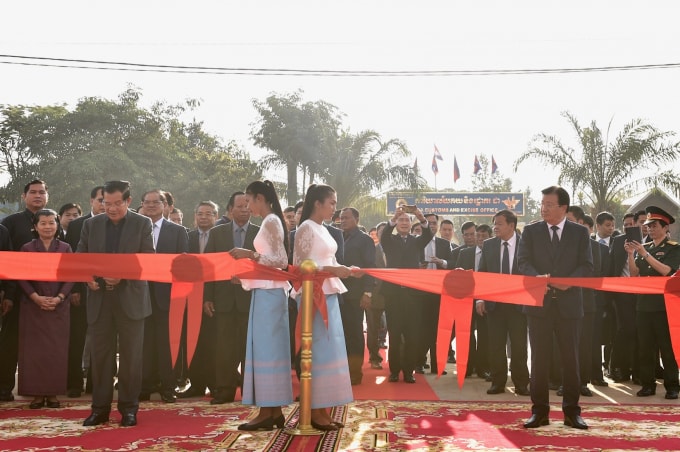 Lễ khánh thành Chợ Đa là ngày vui chung của cư dân biên giới hai nước Việt Nam-Campuchia. Ảnh: VGP