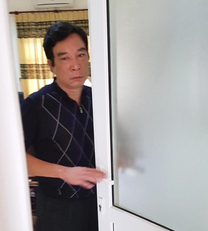 Ông Phan Xuân Hóa, Phó Ban sau một hồi hạch sách, xúc phạm, gây khó khăn cho phóng viên, ông đuổi PV ra và đóng cửa phòng làm việc lại, không cung cấp thông tin cho báo chí.