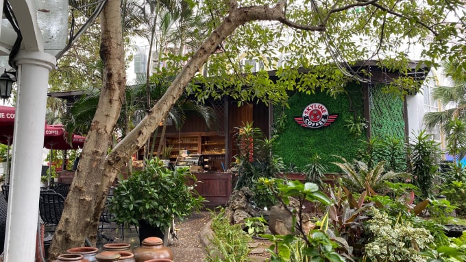 Quán cafe Skyline đang bị chiếm dụng trái phép, nhưng...không cán bộ địa bàn nào biết
