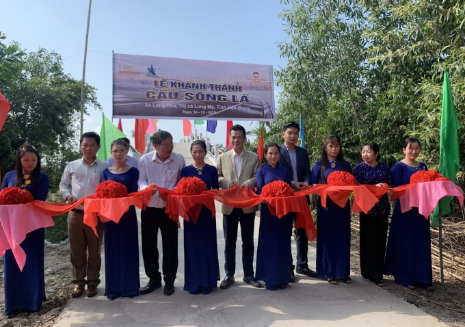 Buổi lễ khánh thành cầu sông Lá sáng ngày 24/12.