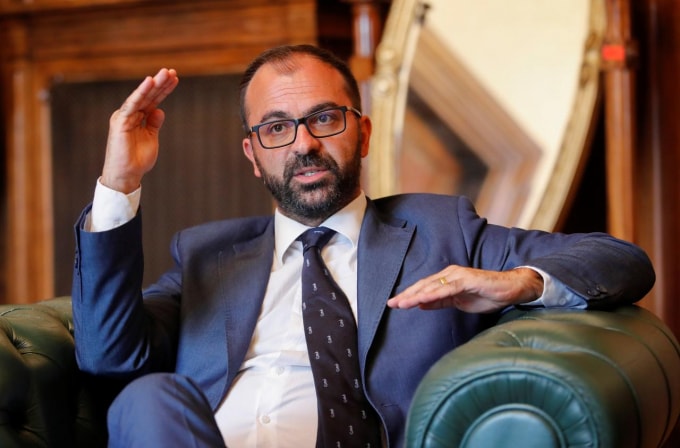 Bộ trưởng Giáo dục Italy Lorenzo Fioramonti. Ảnh: Reuters