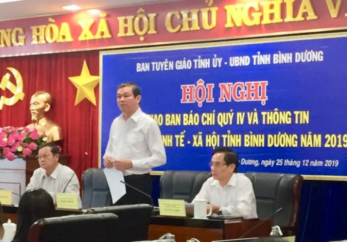 Lãnh đạo Ban Tuyên giáo tỉnh ủy và UBND tỉnh Bình Dương thông tin về tình hình kinh tế - xã hội năm 2019