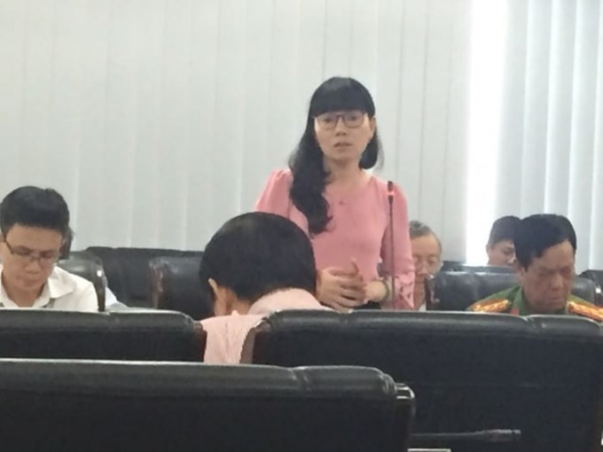 Đại diện Sở TN&MT giải đáp và đưa ra giải pháp liên quan đến các vấn đề đề dư luận đang quan tâm.