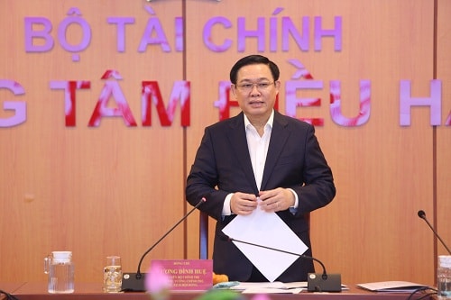 Phó Thủ tướng Chính phủ Vương Đình Huệ, Chủ tịch Hội đồng Tư vấn chính sách, tài chính, tiền tệ quốc gia chủ trì cuộc họp. Ảnh: VGP