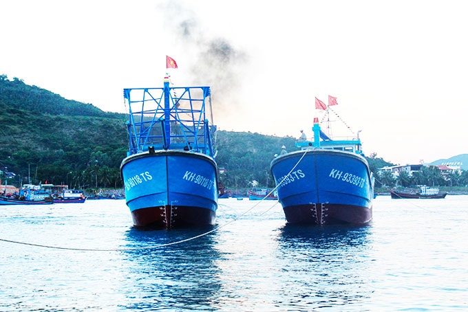 UBND các tỉnh, thành phố ven biển tiếp tục cùng các ngân hàng thương mại đôn đốc các chủ tàu thực hiện trả nợ vay ngân hàng đúng hạn theo hợp đồng tín dụng đã ký kết; hướng dẫn người dân thực hiện chuyển đổi chủ tàu theo đúng quy định khi người dân có nhu cầu. Ảnh: internet
