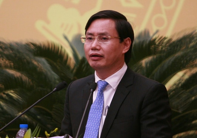 Chánh Văn phòng Thành ủy Hà Nội Nguyễn Văn Tứ bị bắt vì liên quan đến vụ án Nhật Cường Mobile.