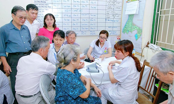 Các Bộ, ngành, đoàn thể và địa phương theo chức năng, nhiệm vụ được giao tiếp tục thực hiện có hiệu quả các chính sách chăm sóc, phát huy vai trò người cao tuổi. Ảnh: internet